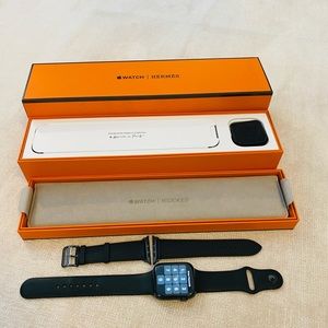 SALE ALERTS ‼️ Hermes Apple iWatch -Series 5 - 44MM